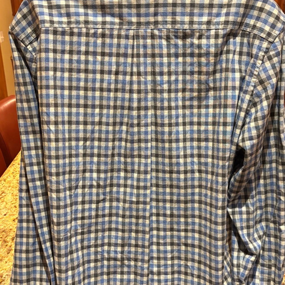 johnnie-O “Hangin out” Casual Button Down Shirt. Blue plaid‎ w/logo - Picture 7 of 7